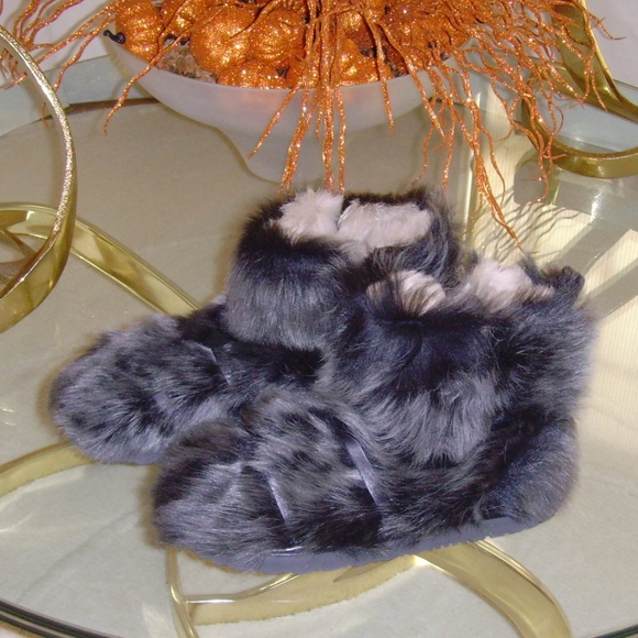 Stuart Weitzman Fur Ankle Boots NWOT - Size 9 - Picture 3 of 14